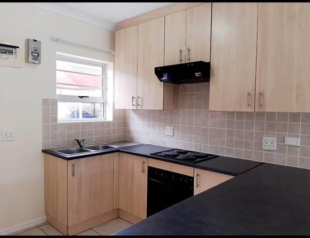 2 BEDROOM TOWNHOUSE RENTED IN WALMER HEIGHTS